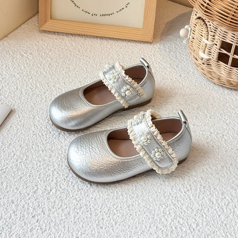 Kids Leather Shoes Round Toes Sweet Pearls 2025 New Fashion Girls Princess Shoes Soft Sole Children Dance Shoes Lace Flats Trend
Kids Leather Shoes Round Toes Sweet Pearls 2025 New Fashion Girls Princess Shoes Soft Sole Children Dance Shoes Lace Flats Trend