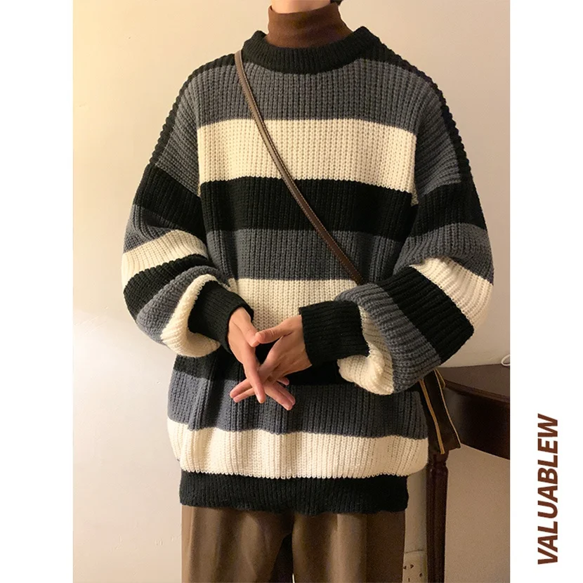 Мужской свободный вязаный свитер с круглым вырезом в американском ретро-стиле, в полоску, для повседневной носки весной и осенью
Мужской свободный вязаный свитер с круглым вырезом в американском ретро-стиле, в полоску, для повседневной носки весной и осенью