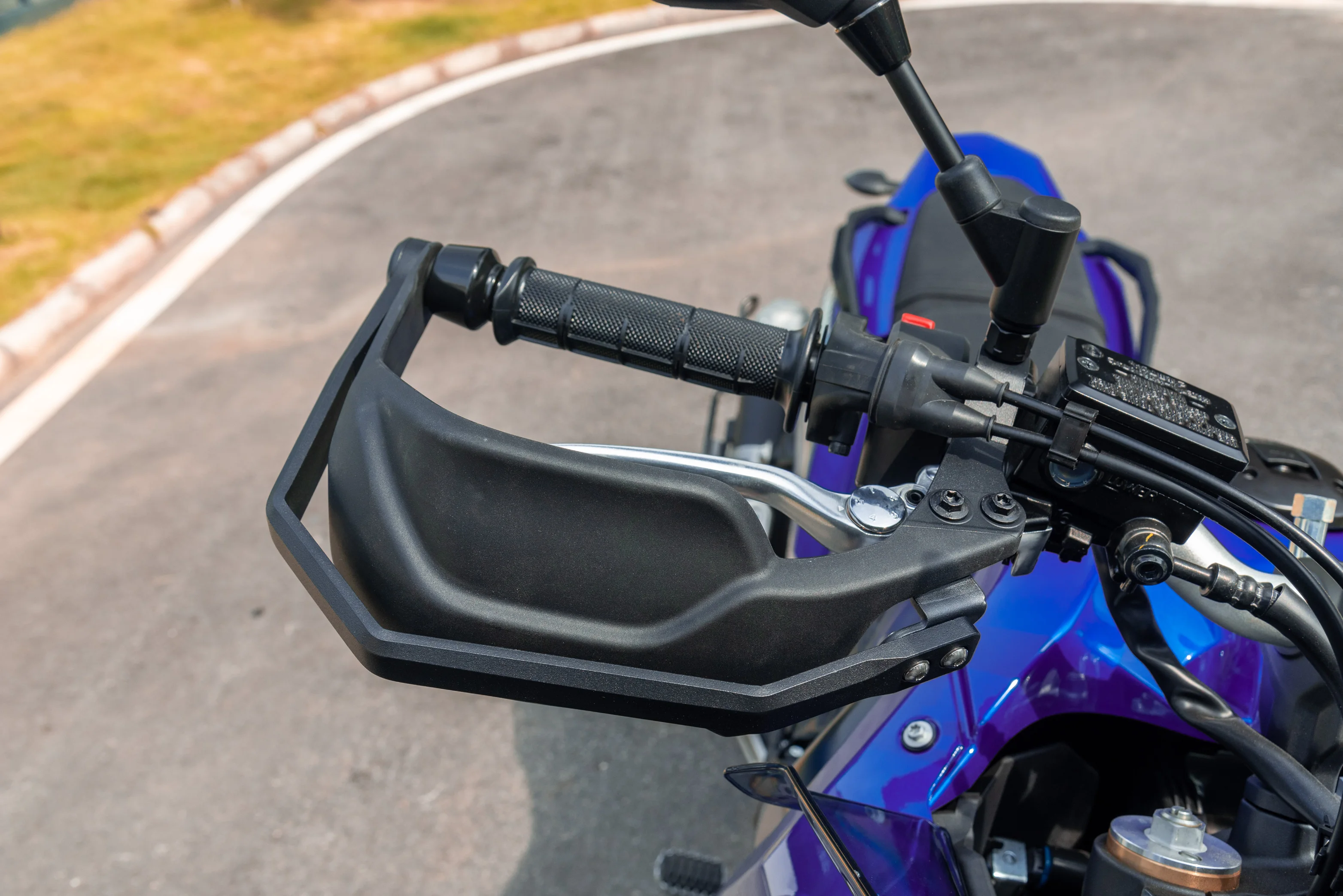 Алюминиевые защитные накладки на руль мотоцикла Yamaha Tenere 700 XTZ700 2019-2022 2020, защитные накладки на руль
Алюминиевые защитные накладки на руль мотоцикла Yamaha Tenere 700 XTZ700 2019-2022 2020, защитные накладки на руль