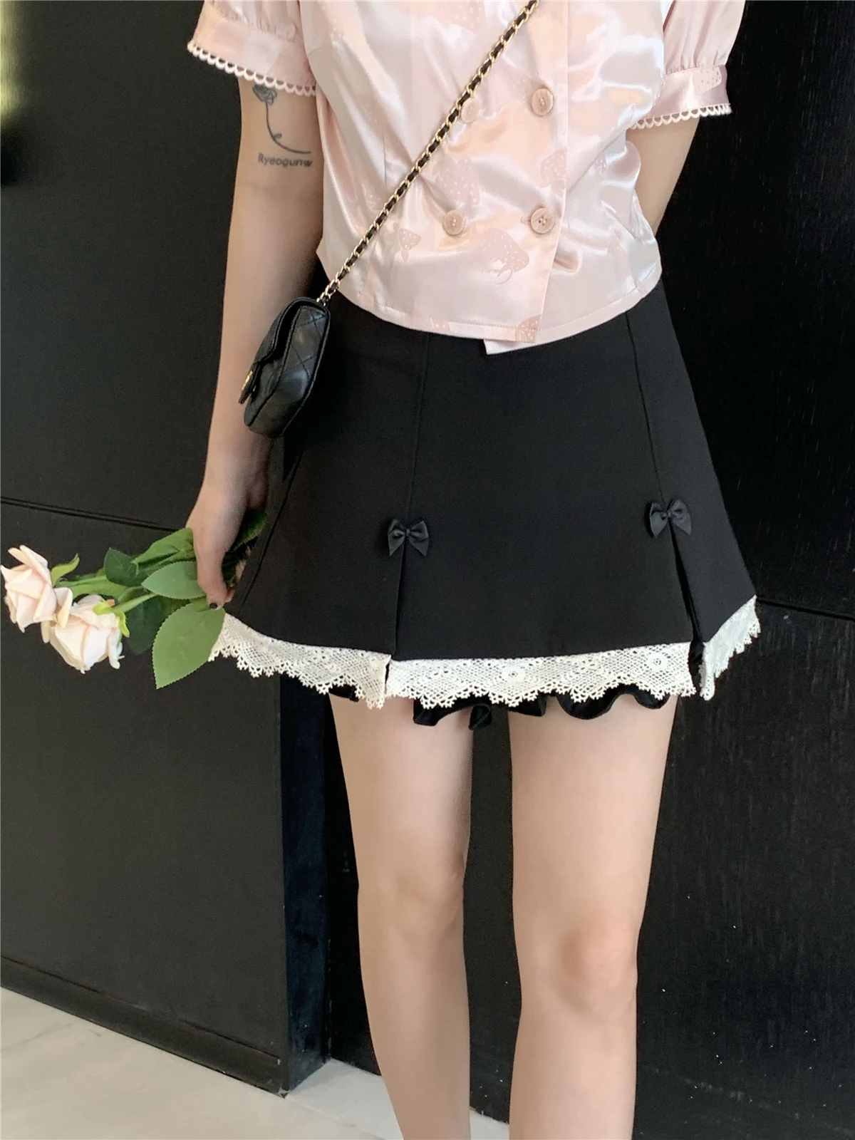 Летняя женская юбка LXLILIUM А-силуэта с кружевной отделкой и вставками, цвет черный/орех, полиэстер
Летняя женская юбка LXLILIUM А-силуэта с кружевной отделкой и вставками, цвет черный/орех, полиэстер