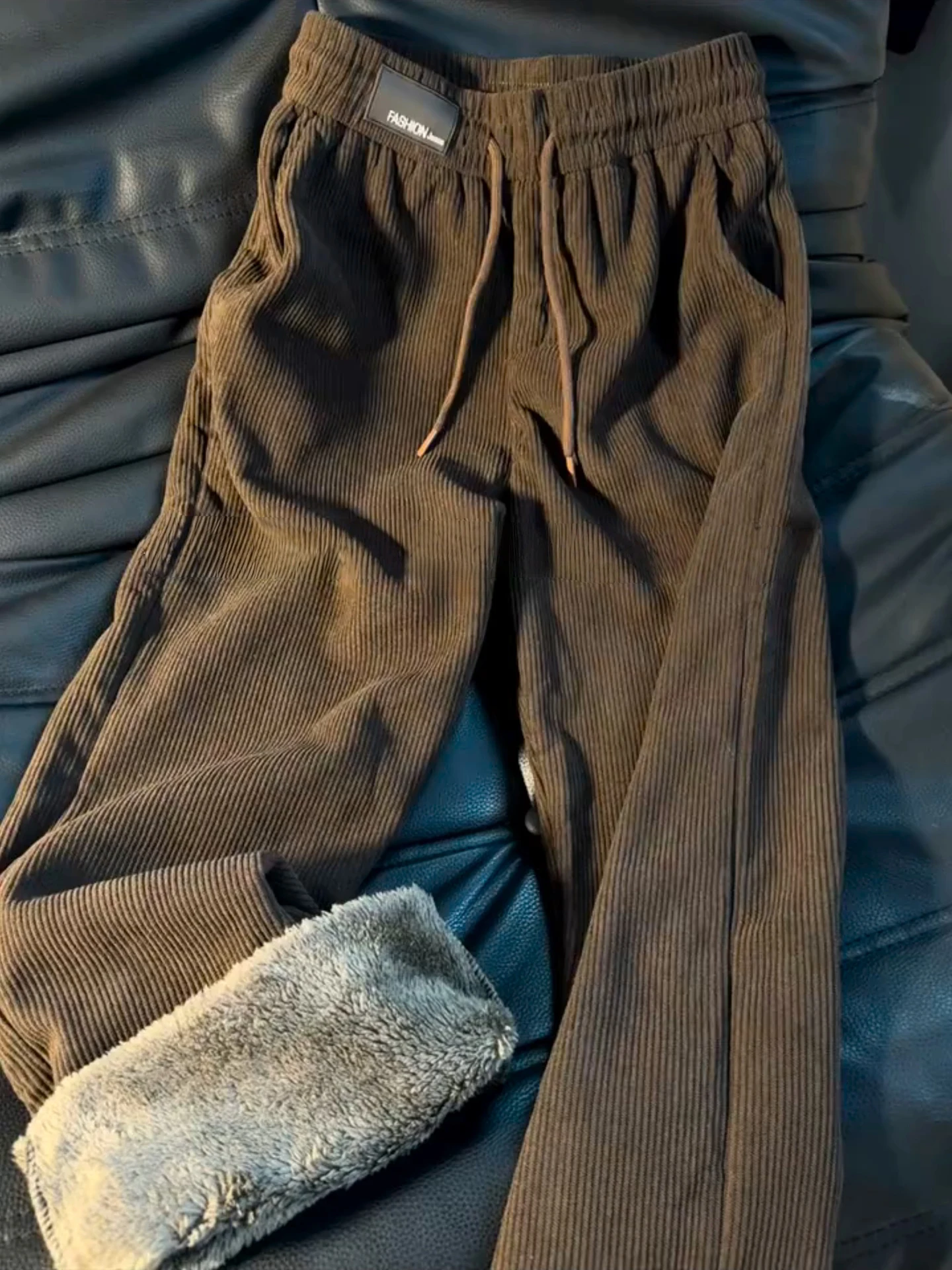 Extra Thi Fce Lined Straight Leg Men's Pants Winter Warm Trousers Thiened Lamb Velvet Casual Pants for Autumn And Winter
Extra Thi Fce Lined Straight Leg Men's Pants Winter Warm Trousers Thiened Lamb Velvet Casual Pants for Autumn And Winter