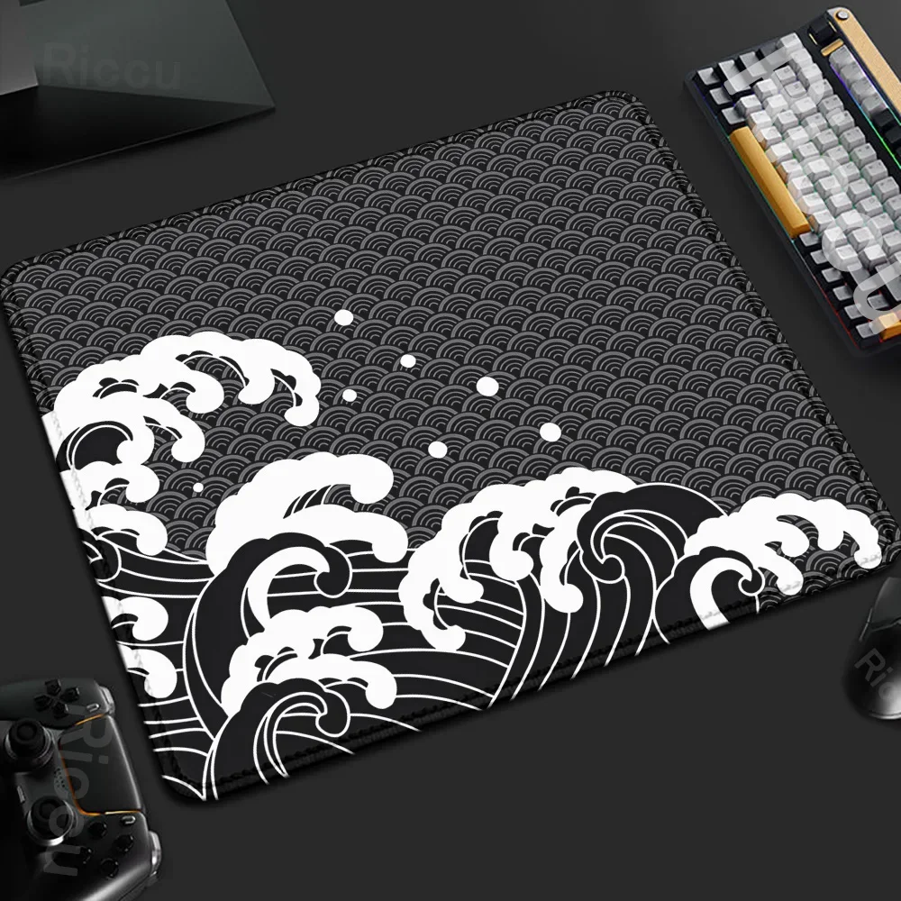 Small size gaming esports mouse pad Desktop aesthetics desk mat rubber non-slip locking process washable suitable for laptop
Small size gaming esports mouse pad Desktop aesthetics desk mat rubber non-slip locking process washable suitable for laptop