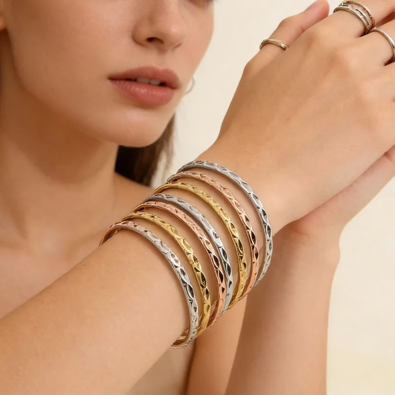 Women's Geometric Stainless Steel Gold-Plating Bangle Regular Uneven Jewelry for All Seasons
Women's Geometric Stainless Steel Gold-Plating Bangle Regular Uneven Jewelry for All Seasons