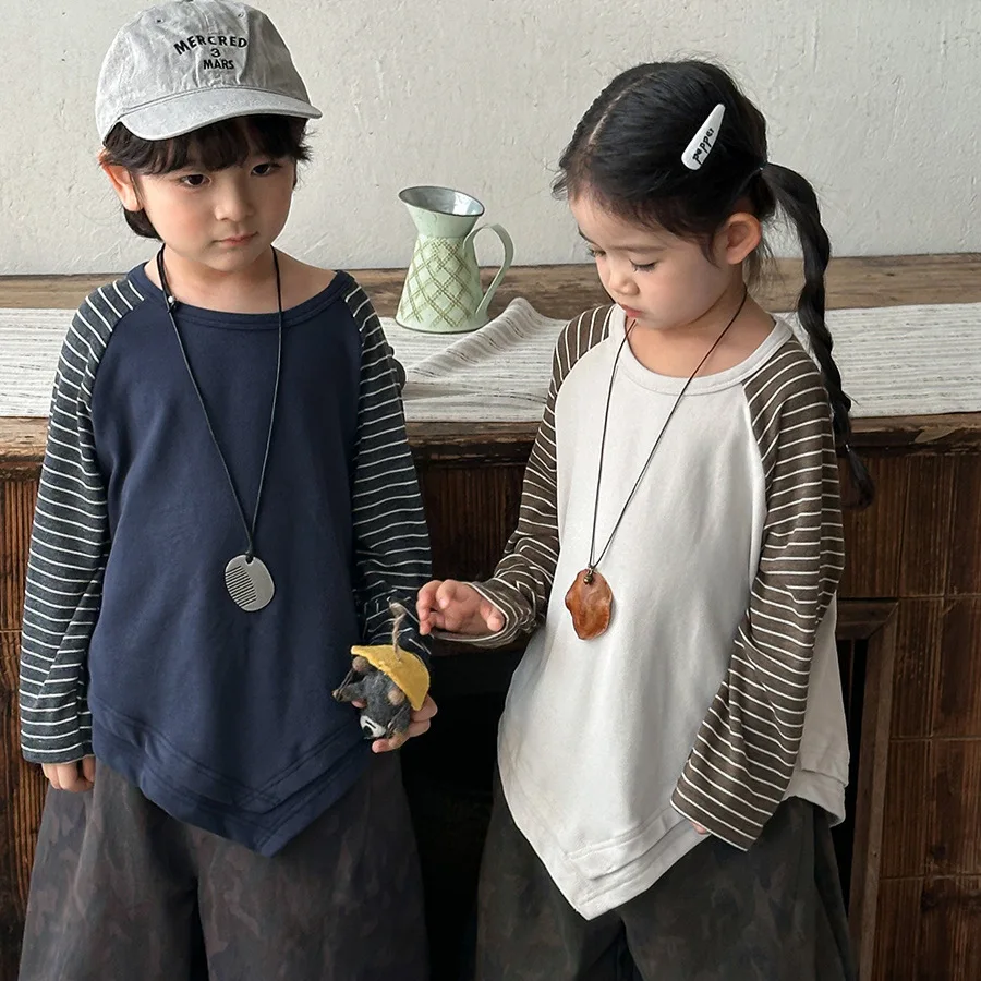 2025 Новая детская футболка с длинными рукавами для мальчиков и девочек, мягкие хлопковые свободные топы с рукавами реглан, удобные футболки с принтом в полоску
2025 Новая детская футболка с длинными рукавами для мальчиков и девочек, мягкие хлопковые свободные топы с рукавами реглан, удобные футболки с принтом в полоску