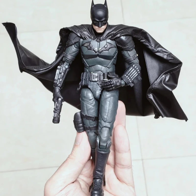 New Original Fondjoy The Batman Figure DC Justice League Figures Detective Comics New 1/9 Batman PVC Model Joint Movable Kid Toy
New Original Fondjoy The Batman Figure DC Justice League Figures Detective Comics New 1/9 Batman PVC Model Joint Movable Kid Toy