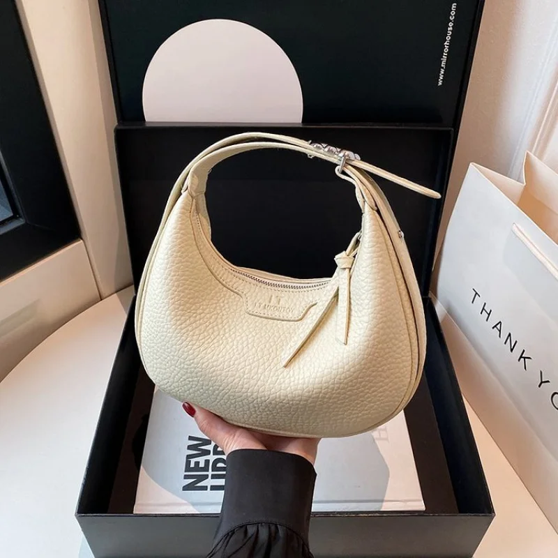 Elegant Shell Shaped Clutch For Women With Unusual Design And High Gloss Leather Finish
Elegant Shell Shaped Clutch For Women With Unusual Design And High Gloss Leather Finish