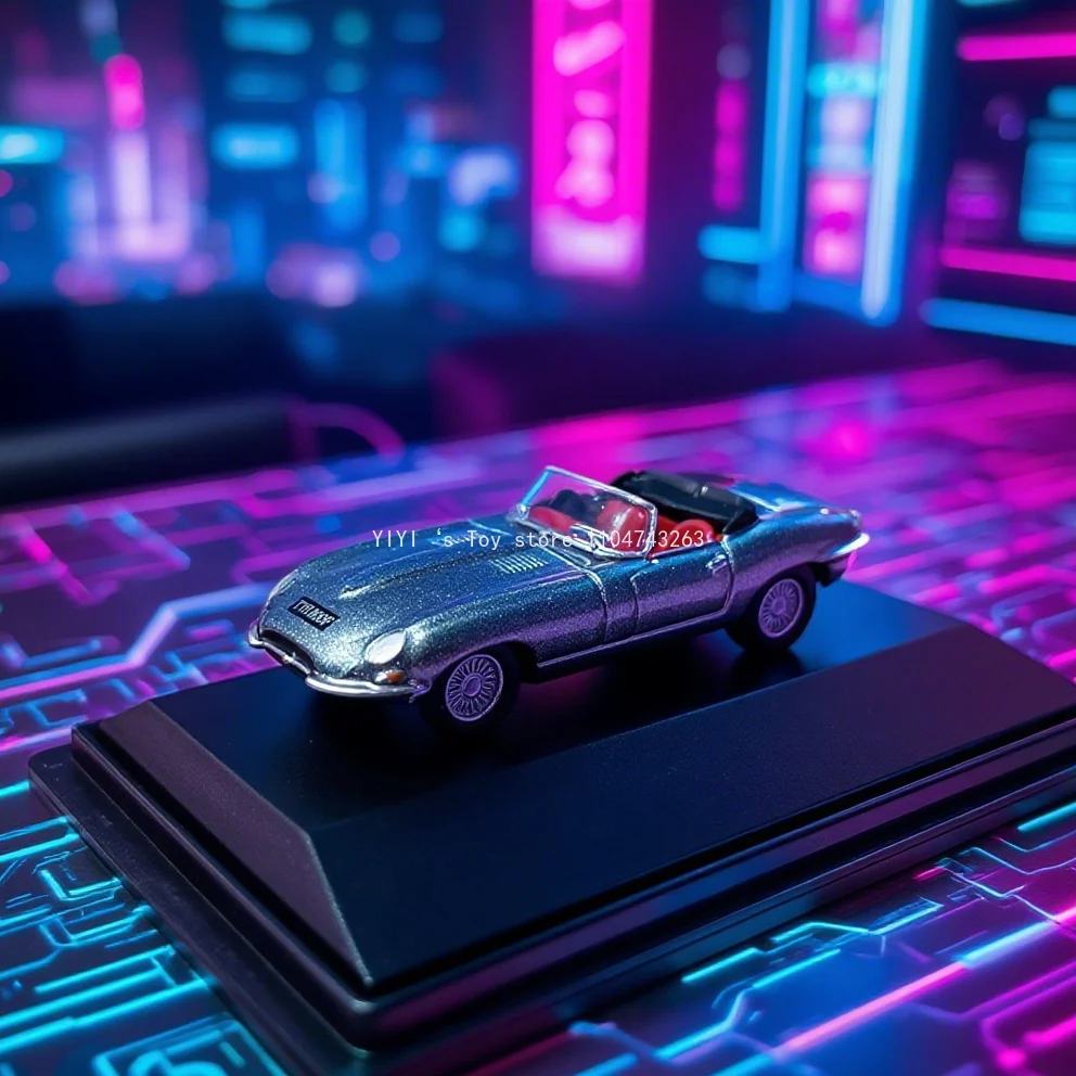 1:76 scale Jaguar classic car alloy car models, alloy die-casting, high-end decorative items, and car children's toys 30
1:76 scale Jaguar classic car alloy car models, alloy die-casting, high-end decorative items, and car children's toys 30