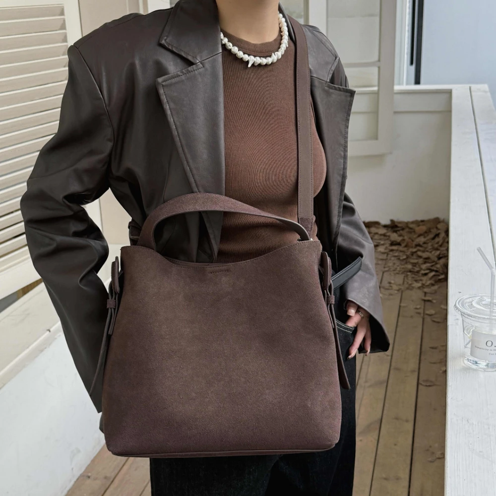Motingsome Luxury Suede Genuine Handbag Shoulder Messenger Bag Large Capacity Matte Leather Large Hobos Casual Tote 2025 New
Motingsome Luxury Suede Genuine Handbag Shoulder Messenger Bag Large Capacity Matte Leather Large Hobos Casual Tote 2025 New