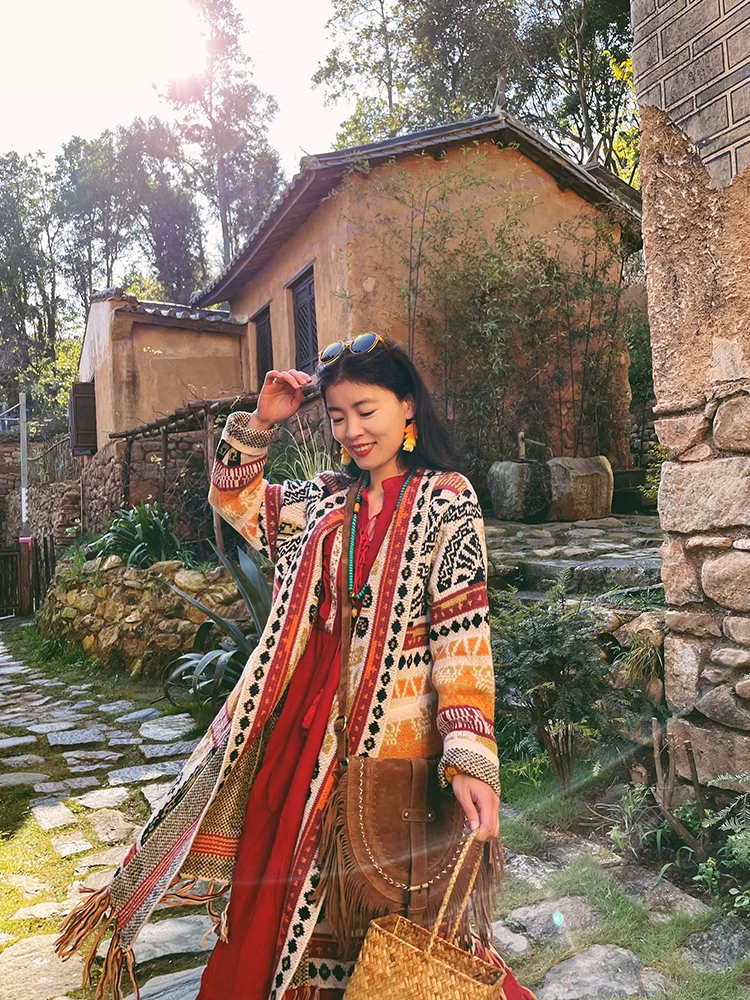 Feng Retro Ethnic Knitted Jacket Women's Spring New Warm Loose Medium Length Open Cardigan Top Xinjiang V-neck Long Sleeve
Feng Retro Ethnic Knitted Jacket Women's Spring New Warm Loose Medium Length Open Cardigan Top Xinjiang V-neck Long Sleeve