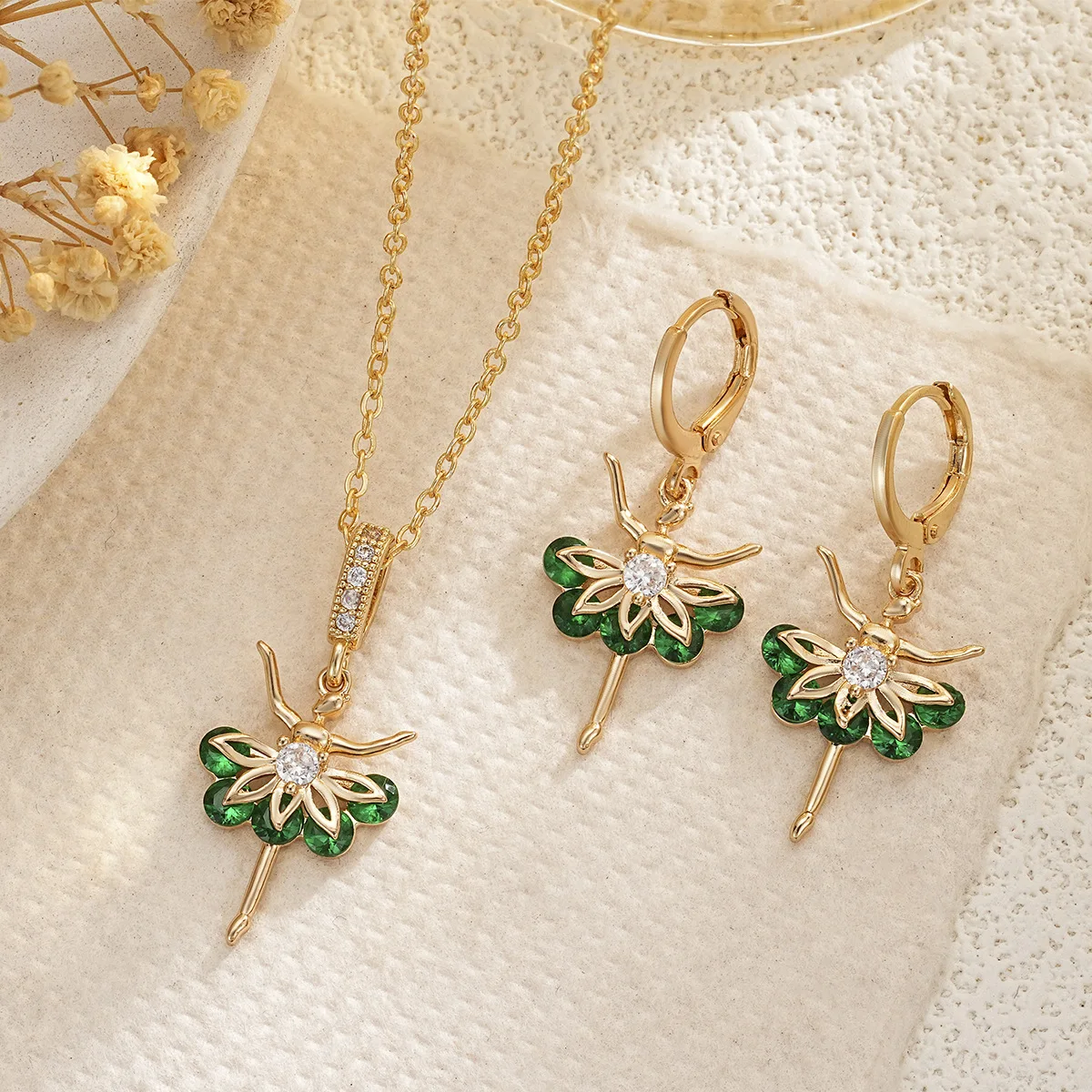 Dainty Inlaid Green Zircon Jewelry Set Ballet Girl Heart Flower Pendant Earrings Necklace Women Wedding Party Fashion Jewelry
Dainty Inlaid Green Zircon Jewelry Set Ballet Girl Heart Flower Pendant Earrings Necklace Women Wedding Party Fashion Jewelry