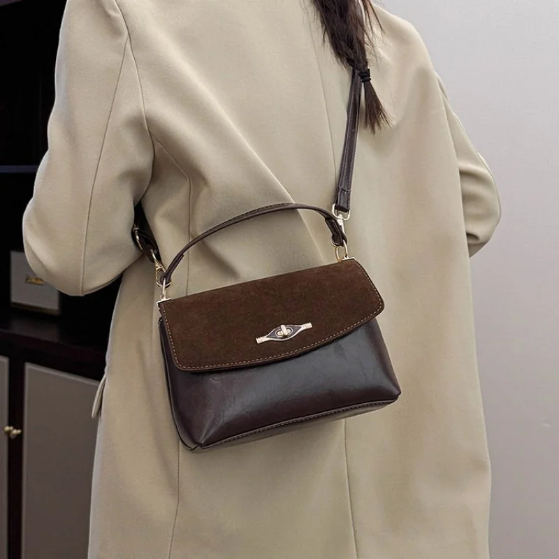 Элегантная кожаная женская сумка на плечо, элитная роскошная брендовая модная классическая винтажная сумка Paris Fine Craftsmanship
Элегантная кожаная женская сумка на плечо, элитная роскошная брендовая модная классическая винтажная сумка Paris Fine Craftsmanship 