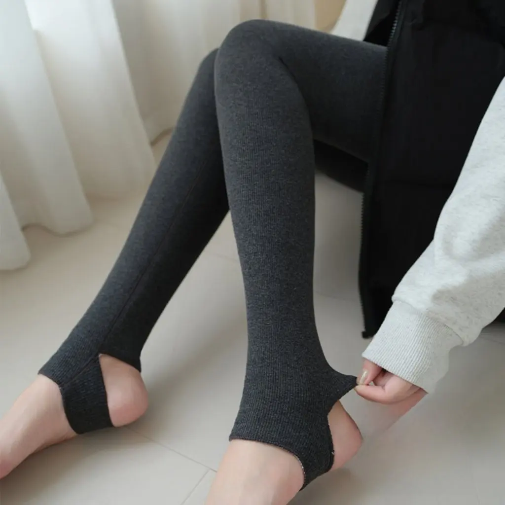 Gray High-Waisted Fleece-Lined Thickened Cotton Elasticated Tight Pants Women's Outdoor Wear Winter Warm Trousers
Gray High-Waisted Fleece-Lined Thickened Cotton Elasticated Tight Pants Women's Outdoor Wear Winter Warm Trousers