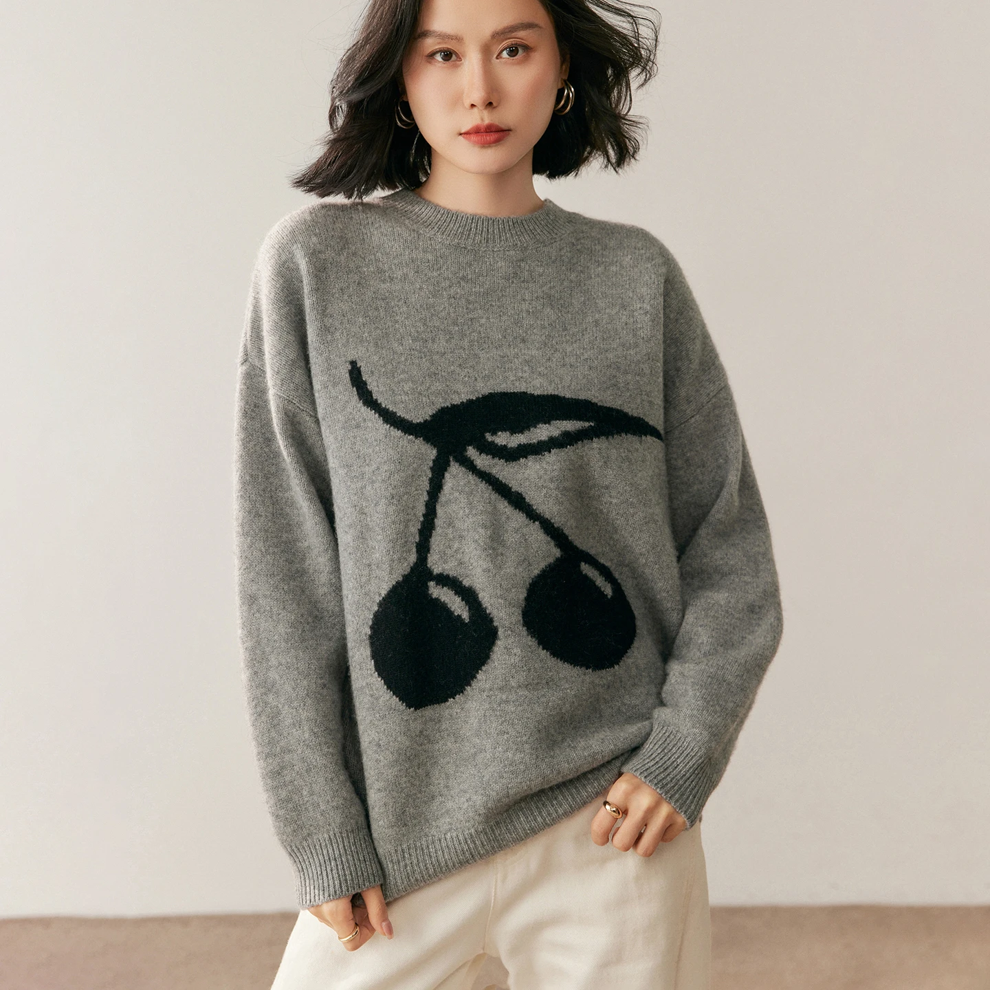 Autumn and Winter Women's 100% Cashmere Pullover Casual Solid Color Embroidered Knitted Sweater Loose O-neck Top Thick Sweater
Autumn and Winter Women's 100% Cashmere Pullover Casual Solid Color Embroidered Knitted Sweater Loose O-neck Top Thick Sweater