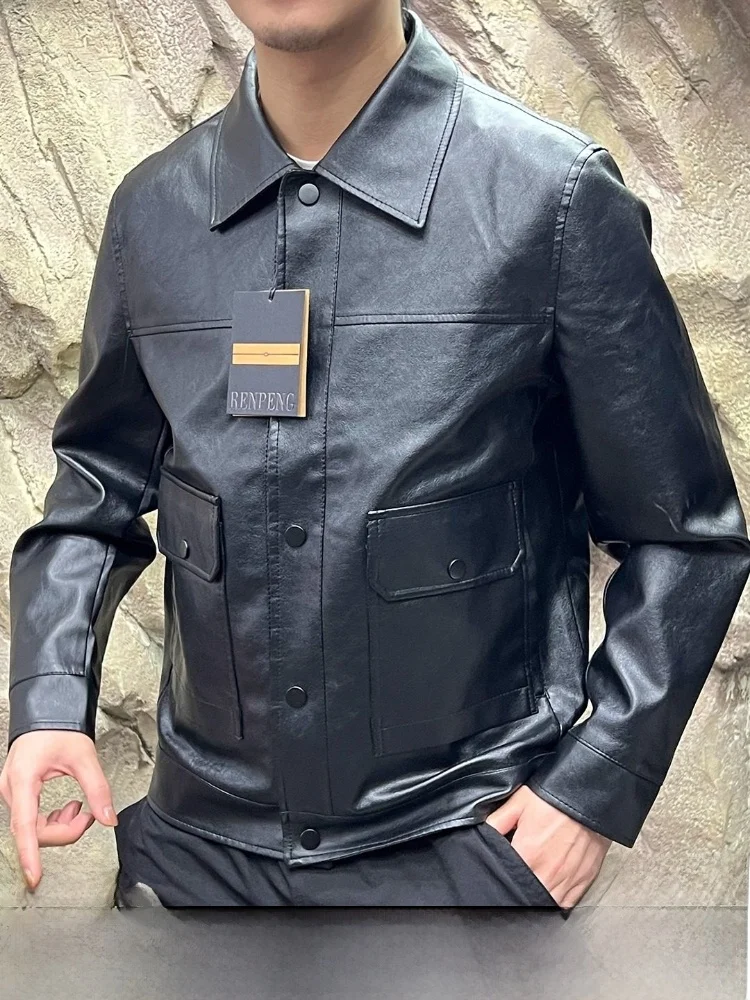 High-Quali PU Leather Jaet for Men Casual Flip-Collar Busin Sle Breathable Long Sve Coat Multi-ket Design
High-Quali PU Leather Jaet for Men Casual Flip-Collar Busin Sle Breathable Long Sve Coat Multi-ket Design