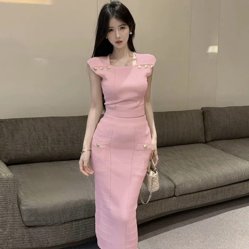 Summer Fashion Knitted Suit Sexy Sleeveless Golden Button Slim Tops+High Waist Bodycon Skirts Female 2 Piece Set Women Clothes
Summer Fashion Knitted Suit Sexy Sleeveless Golden Button Slim Tops+High Waist Bodycon Skirts Female 2 Piece Set Women Clothes
