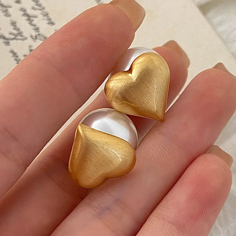Real 925 Sterling Silver Pearl Wire Drawing Heart Stud Earrings for Women Cute Fine Jewelry Piercing Screw Ball Accessories
Real 925 Sterling Silver Pearl Wire Drawing Heart Stud Earrings for Women Cute Fine Jewelry Piercing Screw Ball Accessories