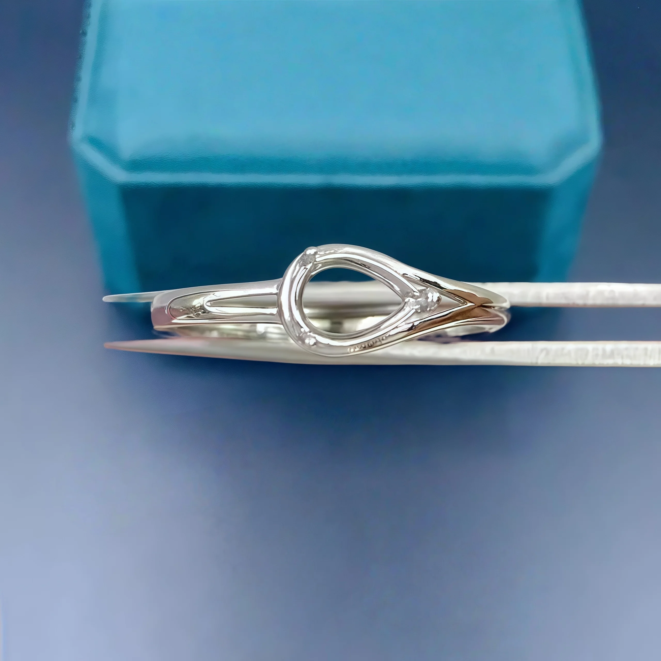 Fashion DIY Ring Empty Holder S925 Sterling Silver Setting 5*7mm Water Drop Stone Fine Weddings Jewelry Accessory for Woman
Fashion DIY Ring Empty Holder S925 Sterling Silver Setting 5*7mm Water Drop Stone Fine Weddings Jewelry Accessory for Woman