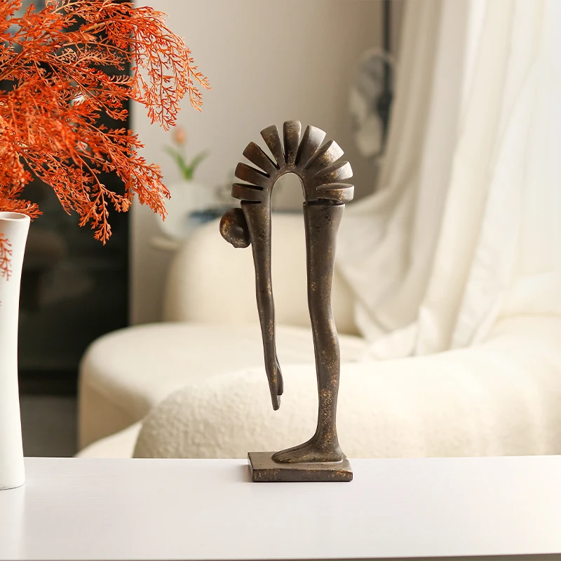 Modern Art Deco Resin Sculpture Interior Decoration for Living Room Furniture With Stylish and Elegant Style
Modern Art Deco Resin Sculpture Interior Decoration for Living Room Furniture With Stylish and Elegant Style