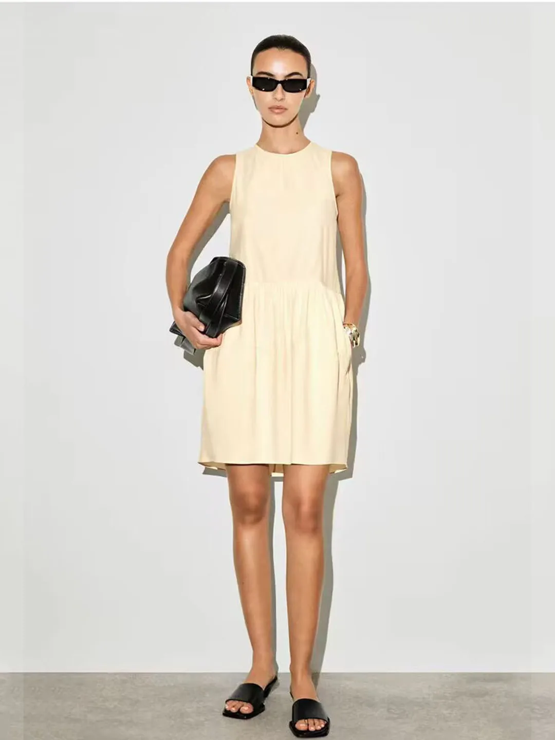 Summer New Casual round Neck Simple Style Yellow Commuting Sleeveless Dress Women's Fashion Polyester Fiber Straight Skirt
Summer New Casual round Neck Simple Style Yellow Commuting Sleeveless Dress Women's Fashion Polyester Fiber Straight Skirt