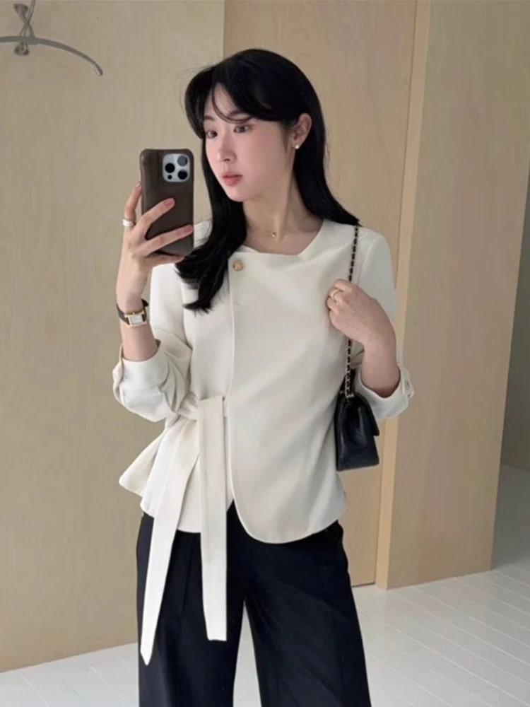 Elegant Spring round Neck One Button Waist Cinch Design Versatile Color Long Sleeve Jacket Women's Fashion Commute Style
Elegant Spring round Neck One Button Waist Cinch Design Versatile Color Long Sleeve Jacket Women's Fashion Commute Style