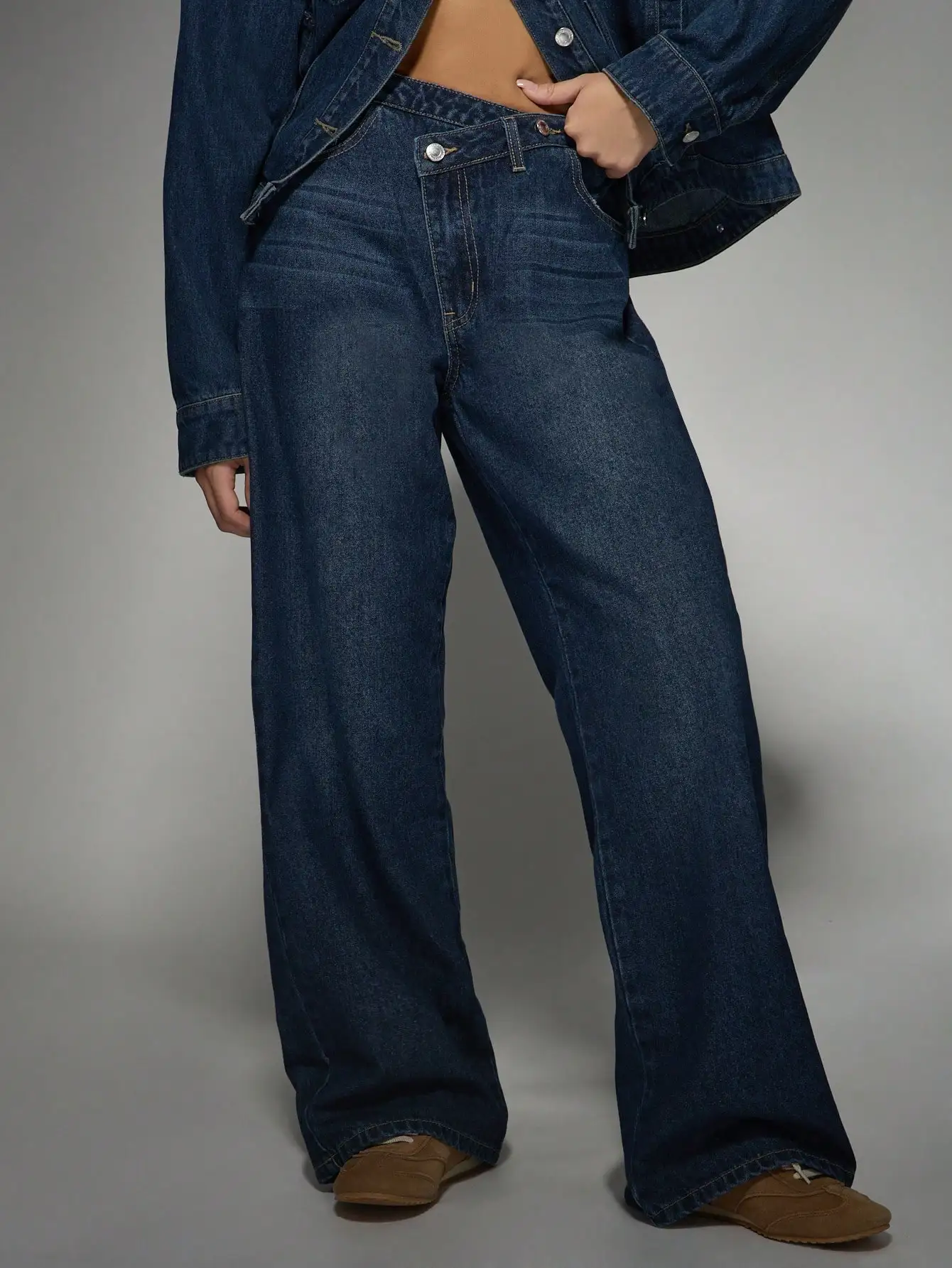 American Retro 2025 Spring Summer New Style Women's Street Wide Fitting Straight Denim Pants
American Retro 2025 Spring Summer New Style Women's Street Wide Fitting Straight Denim Pants