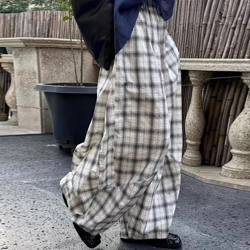 Vintage Plaid Wide Leg Pants Women Y2K Japanese Streetwear Casual Scimitar Pants Summer Harajuku Loose Pockets Straight Trousers
Vintage Plaid Wide Leg Pants Women Y2K Japanese Streetwear Casual Scimitar Pants Summer Harajuku Loose Pockets Straight Trousers