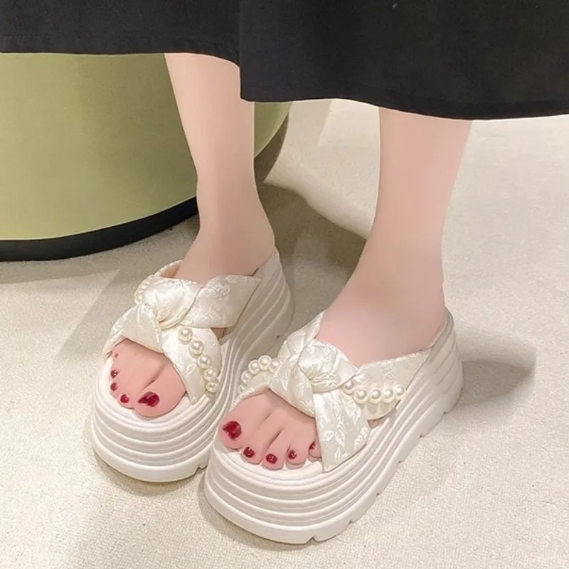 8CM Women Shoes Exquisite Imitation Pearl Platform Slippers for Woman Comfort Vacation Casual Shoes Designer Shoes Zapatos Mujer
8CM Women Shoes Exquisite Imitation Pearl Platform Slippers for Woman Comfort Vacation Casual Shoes Designer Shoes Zapatos Mujer