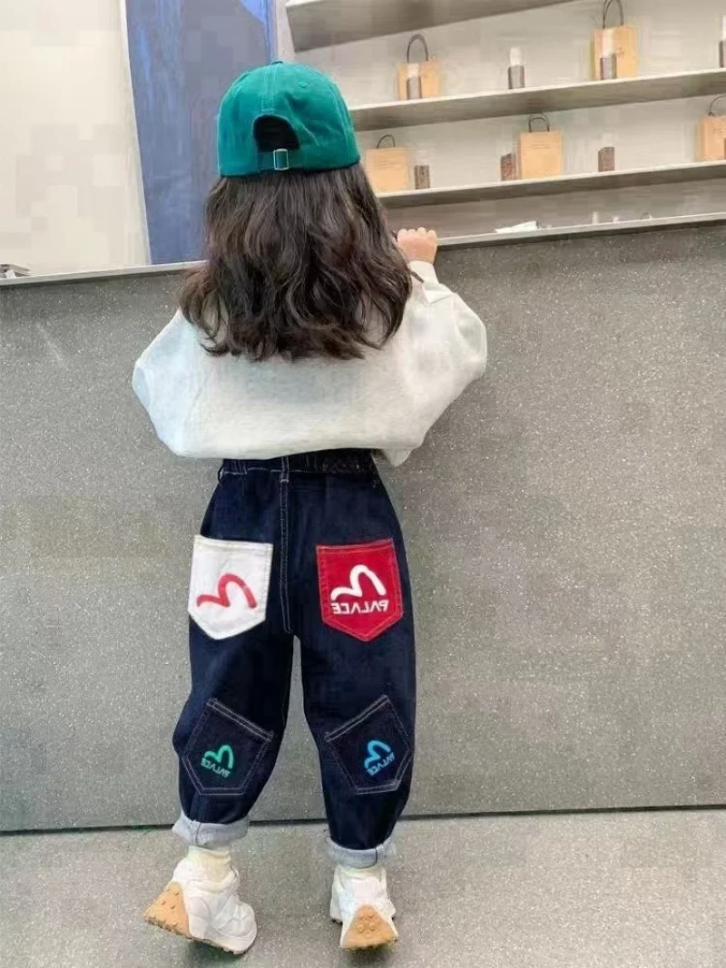 Kids Girls' Jeans 2025 Spring and Autumn New Style Western Style Jeans Children's Loose Dad Pants Female Baby Trend
Kids Girls' Jeans 2025 Spring and Autumn New Style Western Style Jeans Children's Loose Dad Pants Female Baby Trend