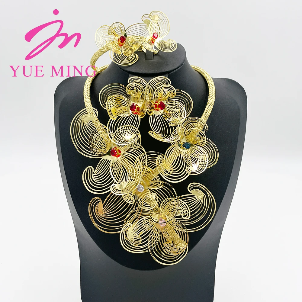 4PCS Jewelry Set Wedding Bridal Gifts Dubai Gold Plated Necklace Colored Zircon Earrings for Women Hollowed Flower Bangles Ring
4PCS Jewelry Set Wedding Bridal Gifts Dubai Gold Plated Necklace Colored Zircon Earrings for Women Hollowed Flower Bangles Ring