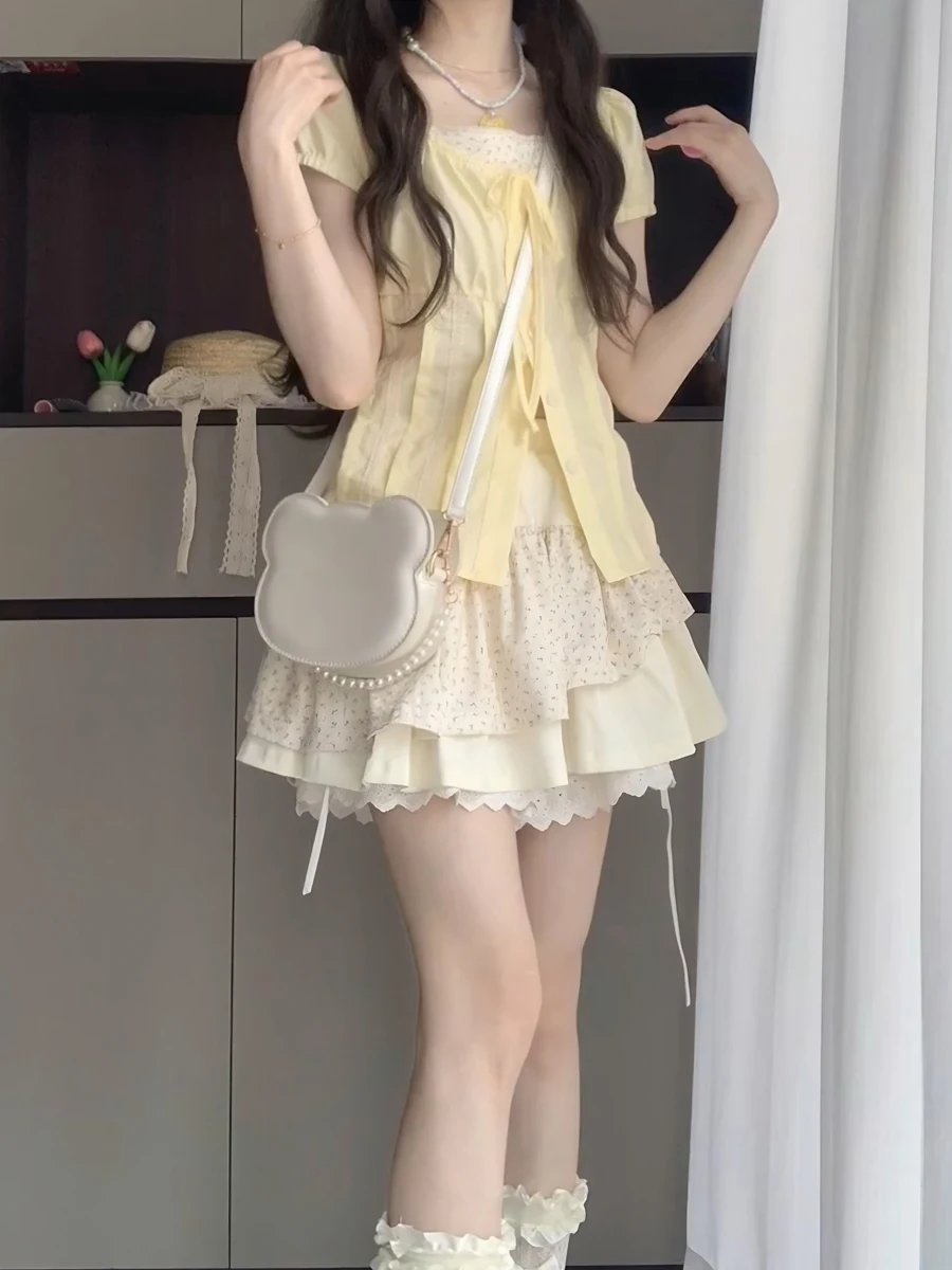 Gentle Sweet Sister Milk Cute Shirt Skirt Set Women Summer Vacation Two-Piece Waist-Cinching Floral Pleated Short Skirt Set
Gentle Sweet Sister Milk Cute Shirt Skirt Set Women Summer Vacation Two-Piece Waist-Cinching Floral Pleated Short Skirt Set