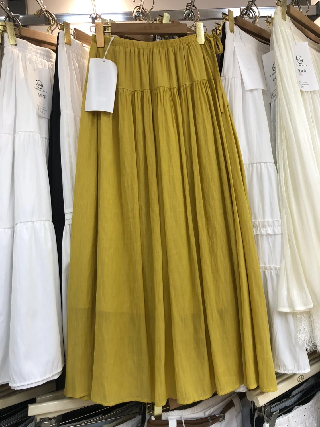 Korean Casual Style Drawstring Color Pleated Skirt Women's Summer New Loose Fitting Long Skirt A-Line Skirt
Korean Casual Style Drawstring Color Pleated Skirt Women's Summer New Loose Fitting Long Skirt A-Line Skirt