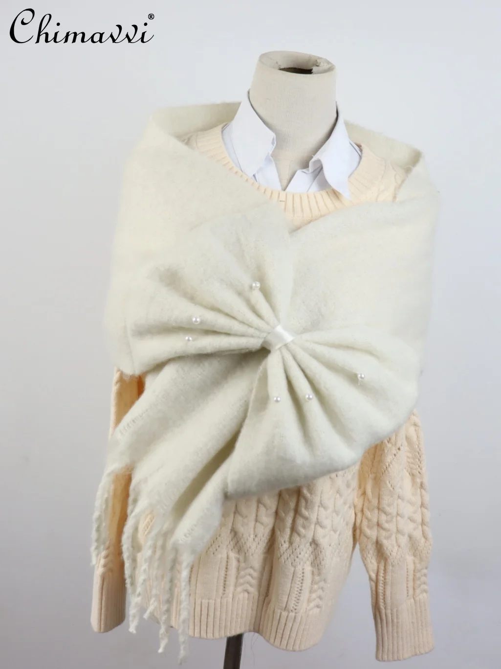 Белоснежный шарф на осень и зиму в японском стиле с милым бантом, зимняя теплая милая универсальная элегантная теплая женская шаль для девочек
Белоснежный шарф на осень и зиму в японском стиле с милым бантом, зимняя теплая милая универсальная элегантная теплая женская шаль для девочек