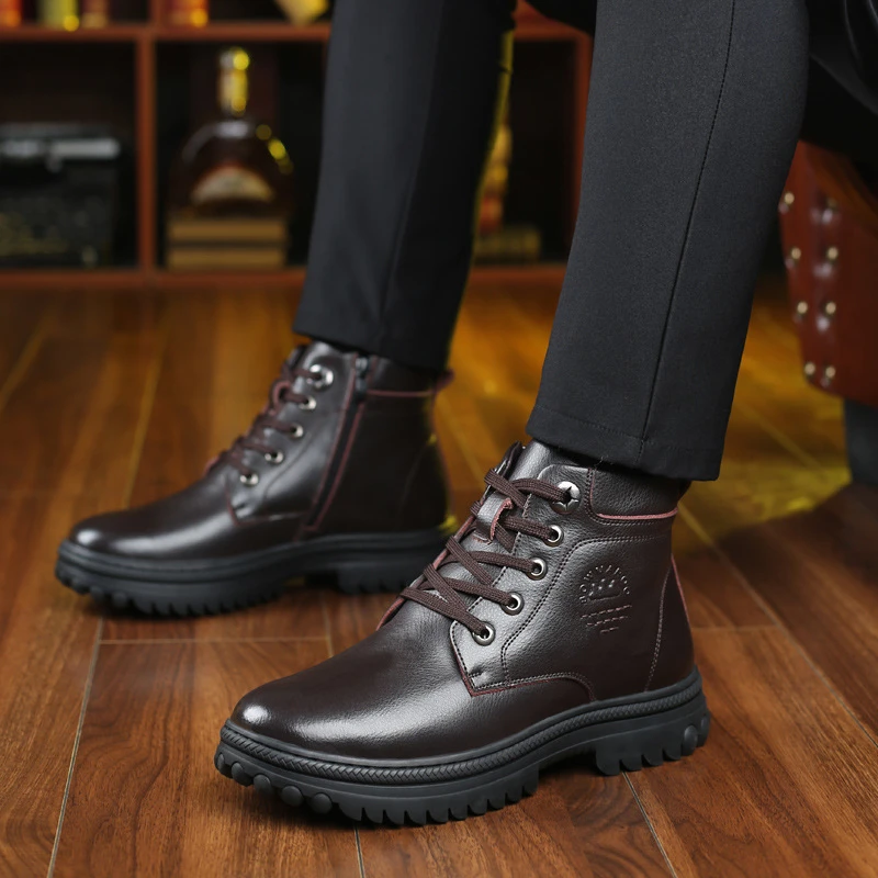 Winter High-Top Wool Men's Cotton Shoes Plus Velvet To Keep Warm Outdoor Boots Genuine Leather Men's Shoes Extra Leather Shoes
Winter High-Top Wool Men's Cotton Shoes Plus Velvet To Keep Warm Outdoor Boots Genuine Leather Men's Shoes Extra Leather Shoes