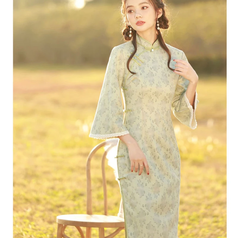 Retro Cheongsam for Women Mandarin Collar Traditional Chinese 3/4 Sleeve Qipao Dance Performance Long Dress
Retro Cheongsam for Women Mandarin Collar Traditional Chinese 3/4 Sleeve Qipao Dance Performance Long Dress