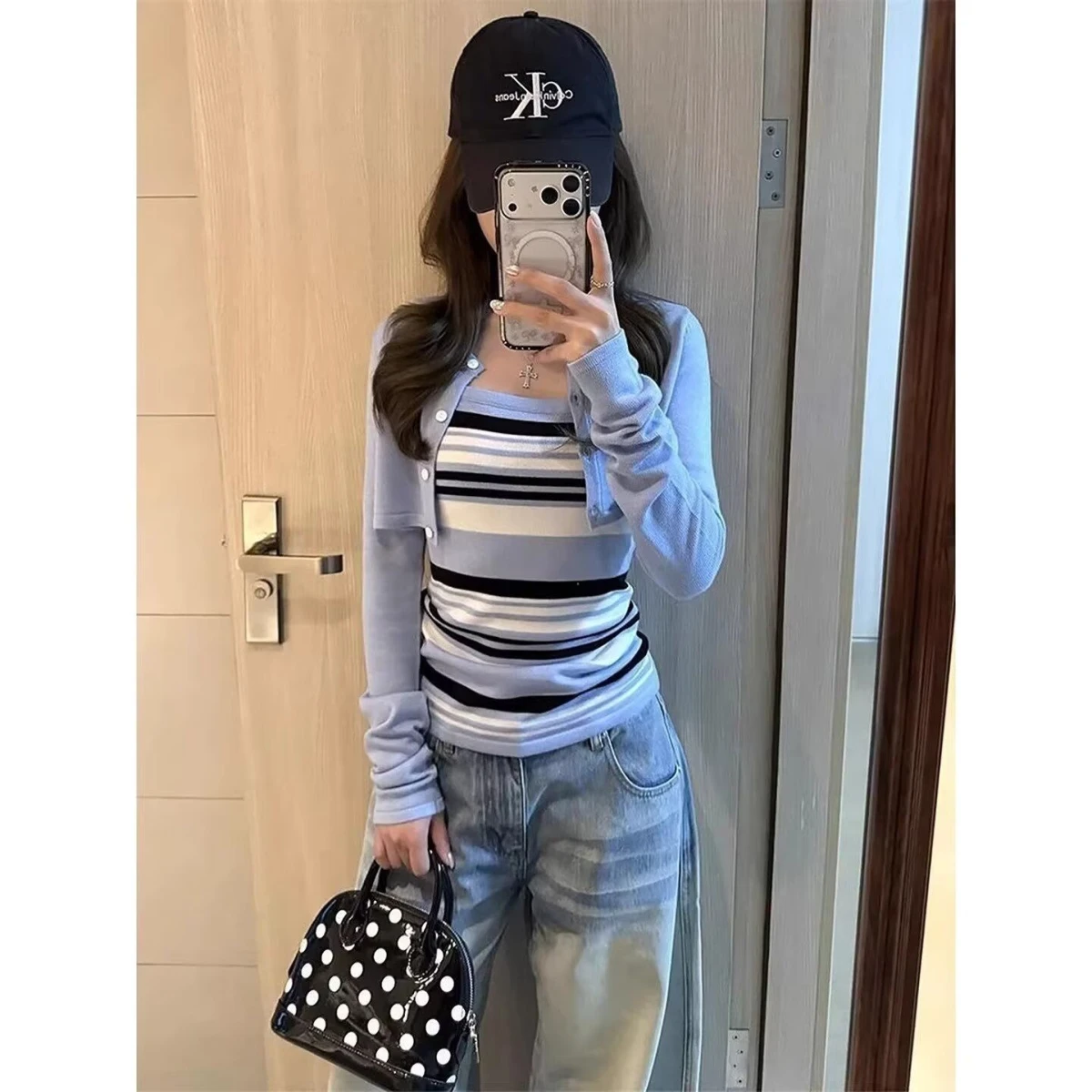 Naicha Women's Knitted Vest 2025 Autumn Striped Thin Strap Inner Wear Outerwear Top Fashionable Summer Polyester Short Coat
Naicha Women's Knitted Vest 2025 Autumn Striped Thin Strap Inner Wear Outerwear Top Fashionable Summer Polyester Short Coat