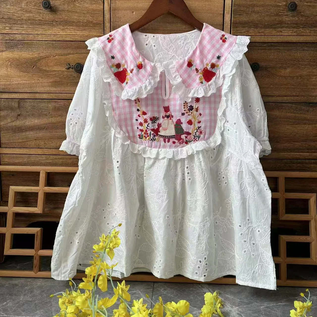 Mori Girl Sweet Cartoon Flower Embroidery Patchwork Cotton Shirts Women Summer Cute Peter Pan Collar Short Sleeve Blouse Tops
Mori Girl Sweet Cartoon Flower Embroidery Patchwork Cotton Shirts Women Summer Cute Peter Pan Collar Short Sleeve Blouse Tops