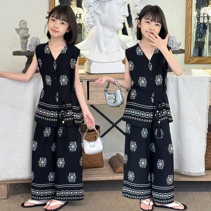 Girls Clothing Set Children Casual Top+Pants Two Piece Set V-Neck Sleeveless Tank Strap Wide Leg Pant 2025 Summer Holiday
Girls Clothing Set Children Casual Top+Pants Two Piece Set V-Neck Sleeveless Tank Strap Wide Leg Pant 2025 Summer Holiday