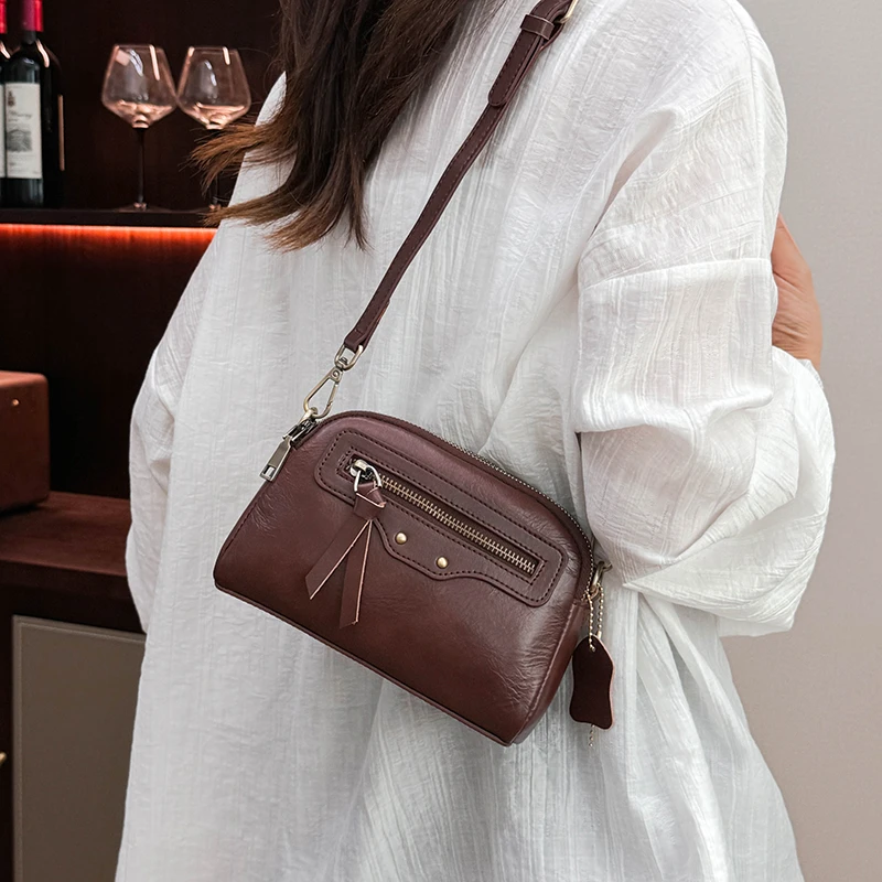 New Fashion Chain Strap Crossbody Bag Women's Luxury Leather Handbag Trendy Design Zipper Shoulder Bag 
New Fashion Chain Strap Crossbody Bag Women's Luxury Leather Handbag Trendy Design Zipper Shoulder Bag