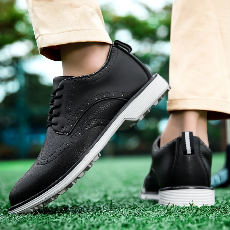 Golf shoes men's four seasons non slip sports shoes new fashion breathable comfortable versatile nail free casual sports shoes
Golf shoes men's four seasons non slip sports shoes new fashion breathable comfortable versatile nail free casual sports shoes