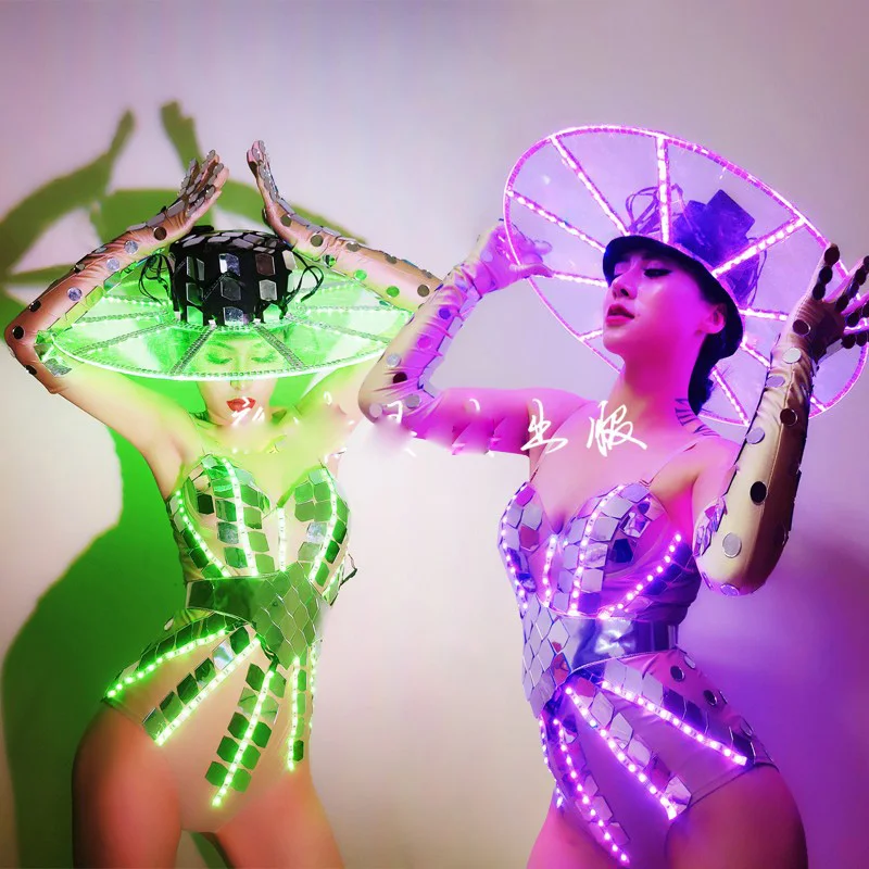 Sexy party girl dance outfit women stage show led lumious bodysuit Mirror shinning outfit light up costume
Sexy party girl dance outfit women stage show led lumious bodysuit Mirror shinning outfit light up costume
