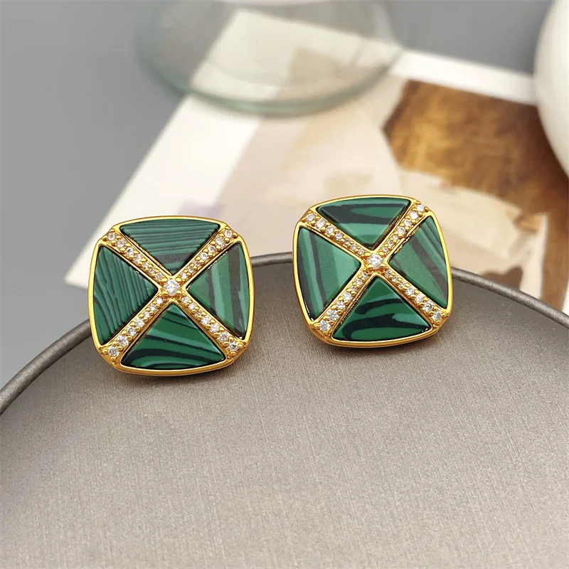 European And American Retro Style Geometric Mosaic Zircon Green Malachite Stud Earrings For Women Fashion Exquisite Earrings
European And American Retro Style Geometric Mosaic Zircon Green Malachite Stud Earrings For Women Fashion Exquisite Earrings