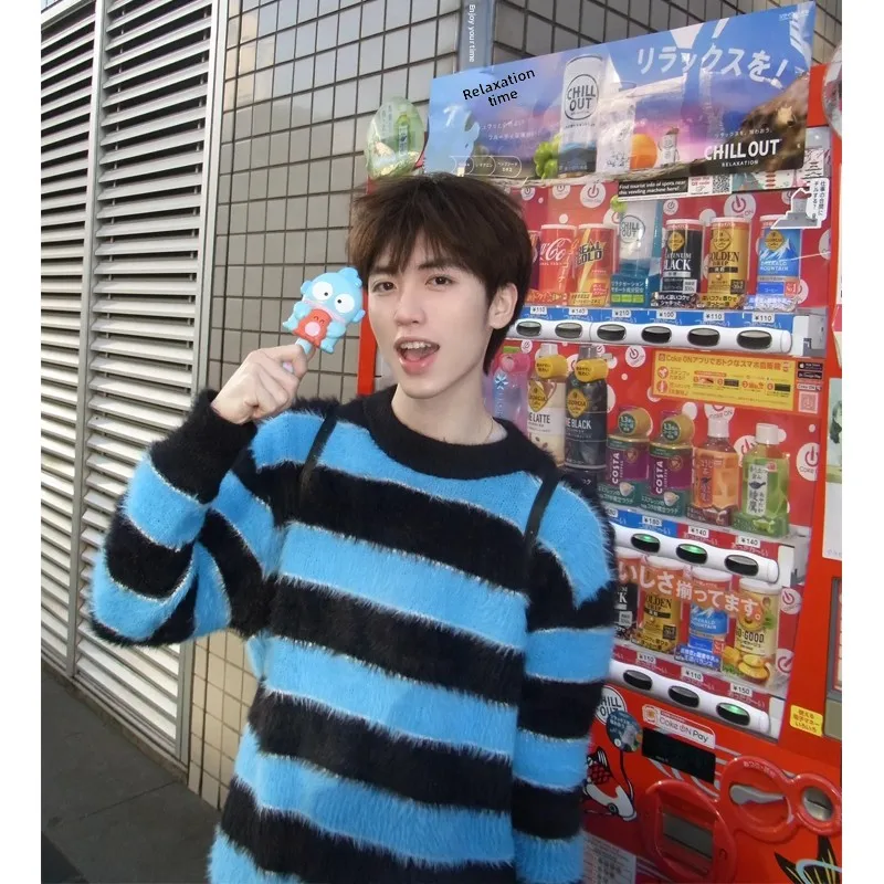 Модный мужской вязаный свитер в полоску, зимний, мягкий, однотонный, с круглым вырезом, длинными рукавами, повседневный, свободного кроя, худи, 100% полиэстер
Модный мужской вязаный свитер в полоску, зимний, мягкий, однотонный, с круглым вырезом, длинными рукавами, повседневный, свободного кроя, худи, 100% полиэстер