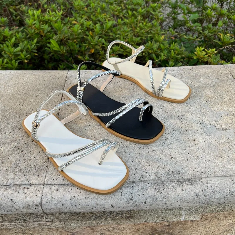 Нескользящие сандалии на мягкой подошве с ремешком со стразами, модные римские туфли на плоской подошве с круглым носком больших размеров
Нескользящие сандалии на мягкой подошве с ремешком со стразами, модные римские туфли на плоской подошве с круглым носком больших размеров