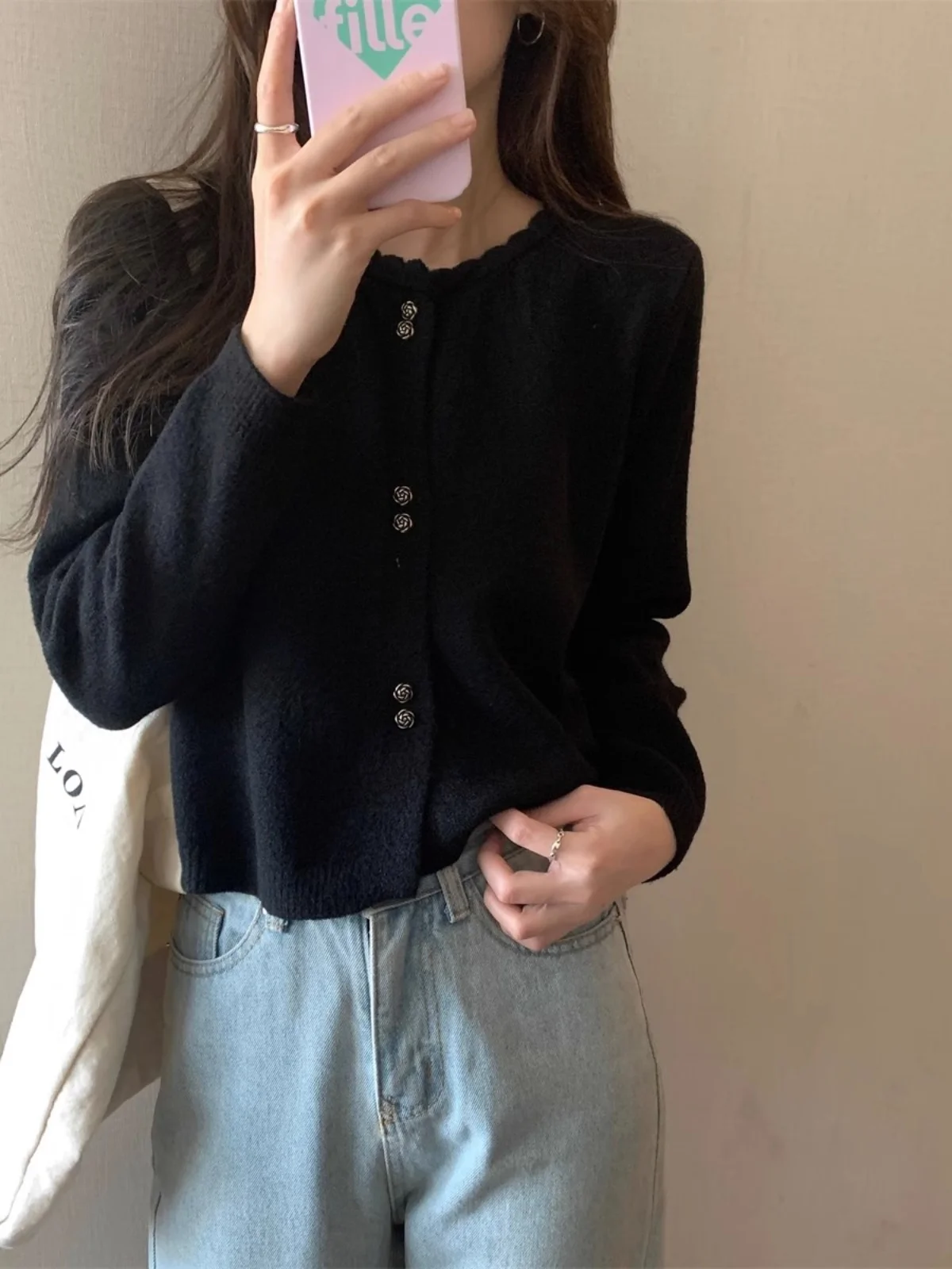 Sweet Short Hollowed Out Sweater Chic Buttons Long Sleeved Knitted Cardigan Jacket Korean series Round Neck Loose Top
Sweet Short Hollowed Out Sweater Chic Buttons Long Sleeved Knitted Cardigan Jacket Korean series Round Neck Loose Top