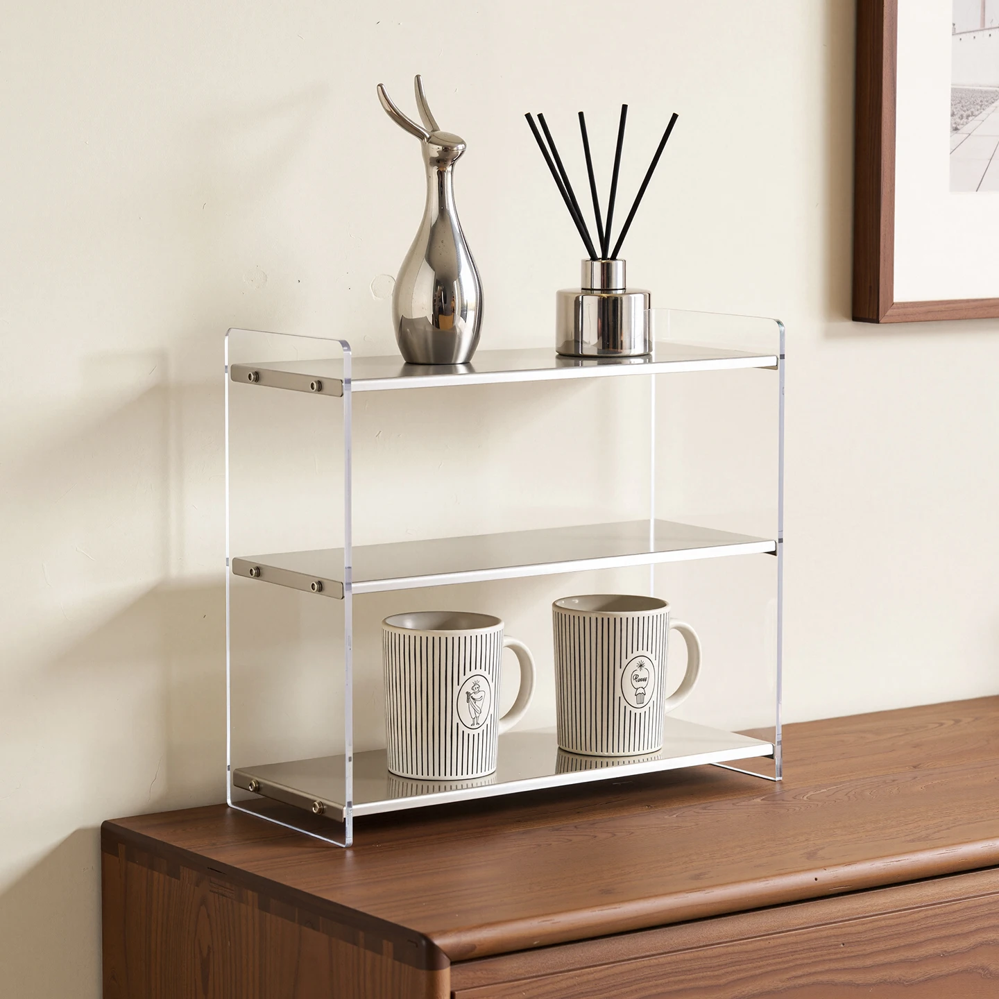 Stainless Steel Acrylic Storage Rack, Desktop Water Cup and Coffee Cup Storage Rack, Double-Layer Cosmetics and Perfume Storage Rack. Suitable for Kitchens, Bathrooms, Living Rooms, Offices, and Other Places.
Stainless Steel Acrylic Storage Rack, Desktop Water Cup and Coffee Cup Storage Rack, Double-Layer Cosmetics and Perfume Storage Rack. Suitable for Kitchens, Bathrooms, Living Rooms, Offices, and Other Places.