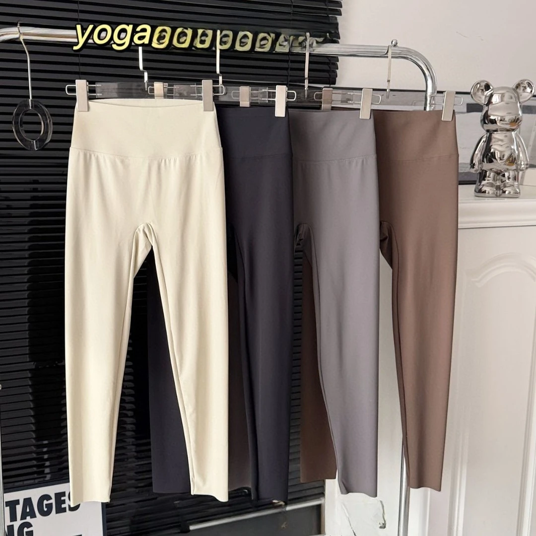 Черные женские леггинсы, осенние эластичные брюки с высокой талией для пилатеса, йоги, тонкие повседневные однотонные спортивные брюки для бега, фитнеса, женские
Черные женские леггинсы, осенние эластичные брюки с высокой талией для пилатеса, йоги, тонкие повседневные однотонные спортивные брюки для бега, фитнеса, женские