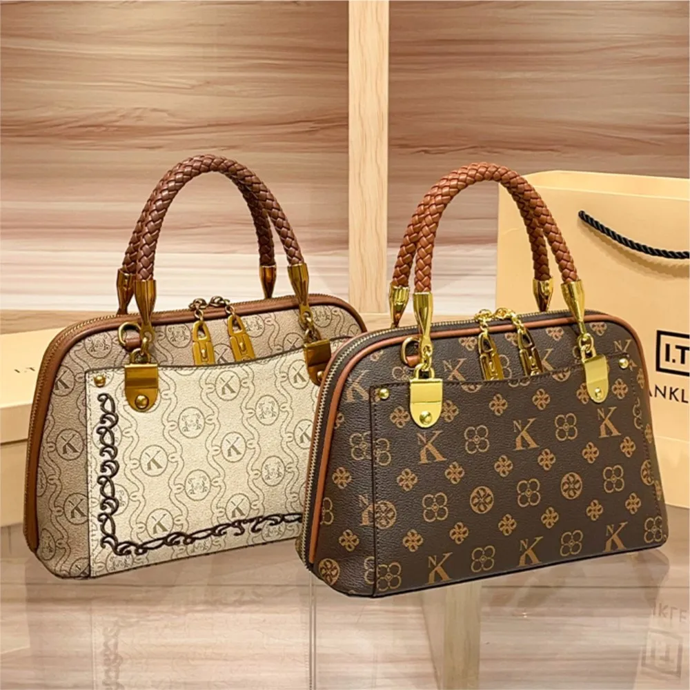 New 2025 High-End Designer Women's Handbag Autumn Winter Shoulder Crossbody Tote Bag Fashionable Luxury Accessory for Ladies
New 2025 High-End Designer Women's Handbag Autumn Winter Shoulder Crossbody Tote Bag Fashionable Luxury Accessory for Ladies
