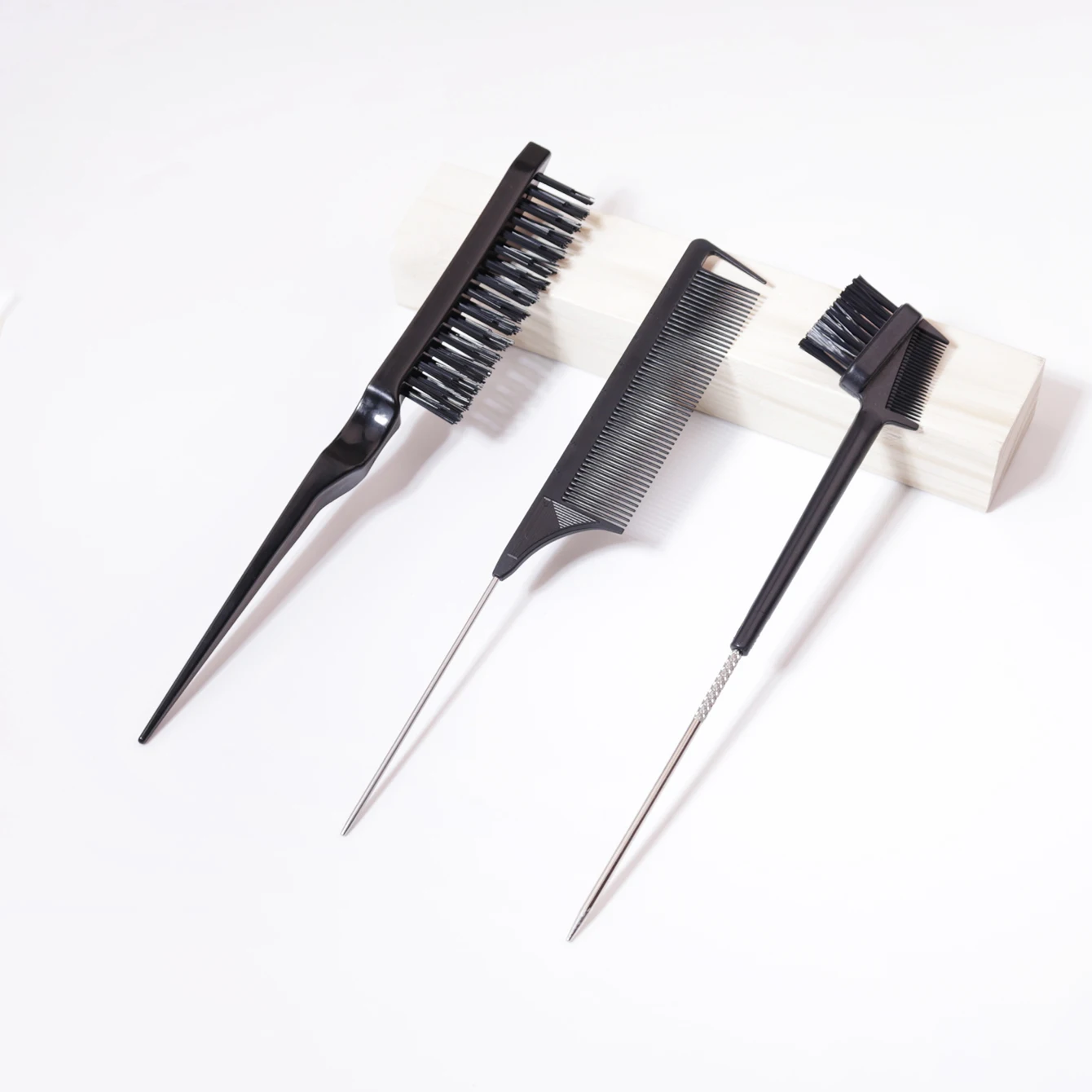 Tear Hair Brush Set 3pcs, Hair Brush Edge Control Brush Tear Comb Steel Needle Eyebrow Brush,Special for real hair wigs
Tear Hair Brush Set 3pcs, Hair Brush Edge Control Brush Tear Comb Steel Needle Eyebrow Brush,Special for real hair wigs