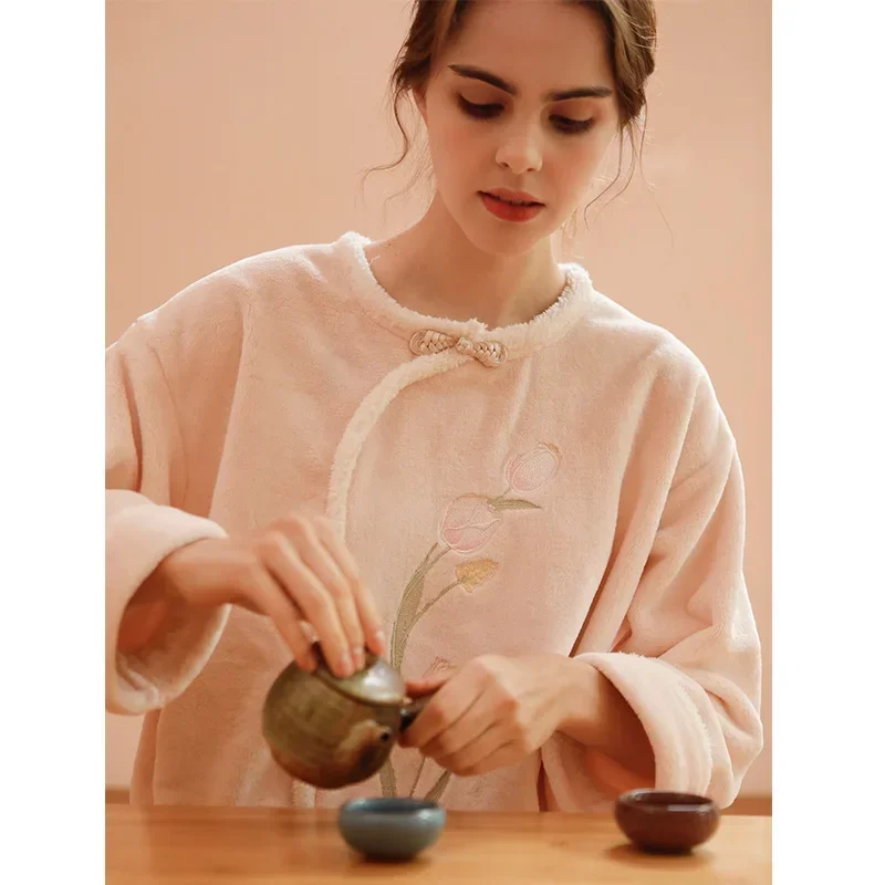 Princess Sleepwear Nightwear Women Pink Embroidery Autumn Winter Flannel Nightdress Chinese Vintage Robe Nightgowns Night Dress
Princess Sleepwear Nightwear Women Pink Embroidery Autumn Winter Flannel Nightdress Chinese Vintage Robe Nightgowns Night Dress
