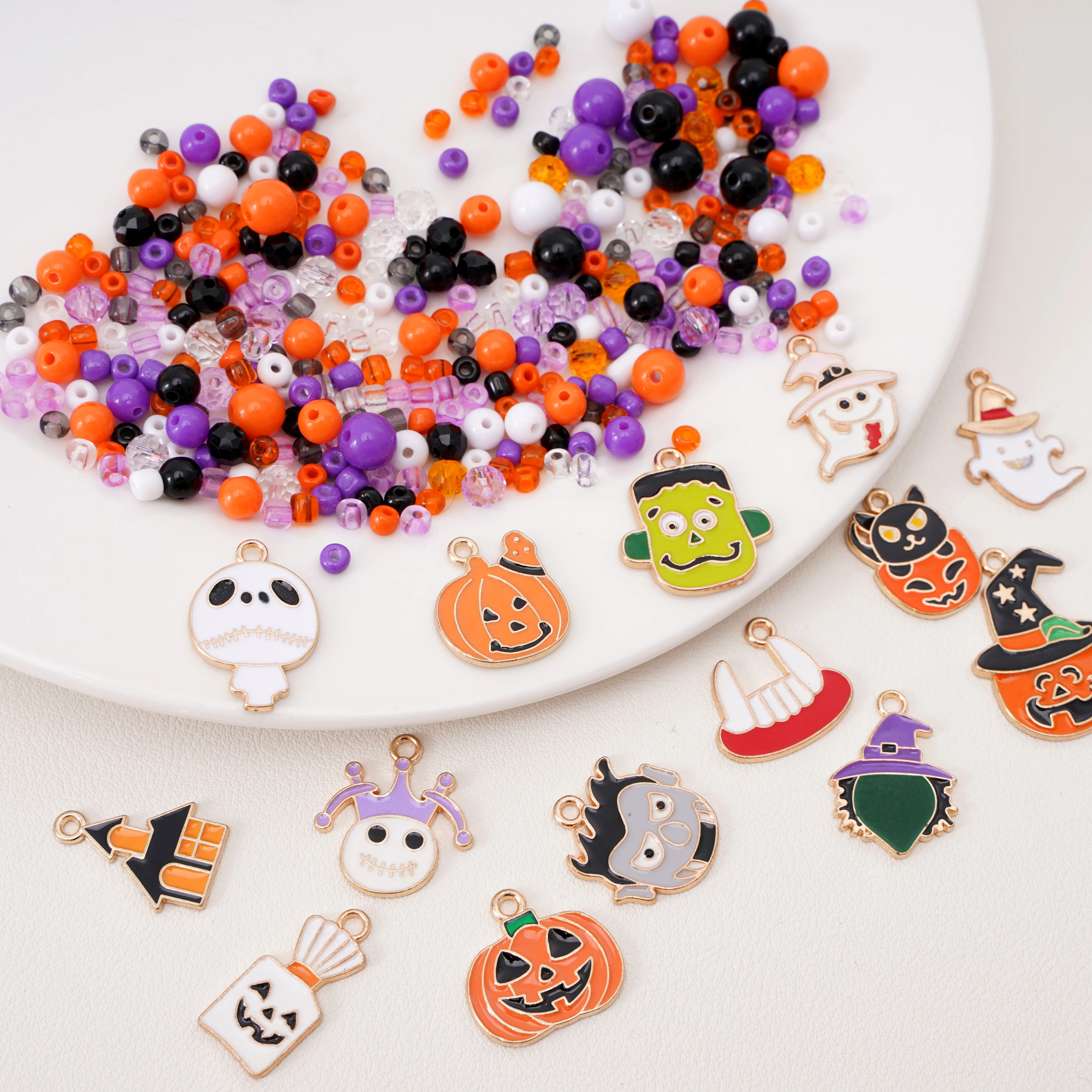 Fashion Handmade Halloween Beads Bracelet for Women Cartoon Spider Bat Charms Bracelet Girls Party Festival Jewelry Gifts
Fashion Handmade Halloween Beads Bracelet for Women Cartoon Spider Bat Charms Bracelet Girls Party Festival Jewelry Gifts 